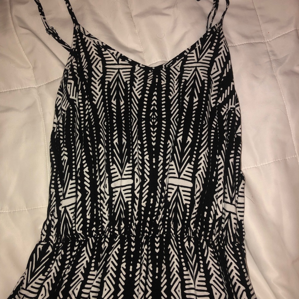 Romper - Picture 2 of 4
